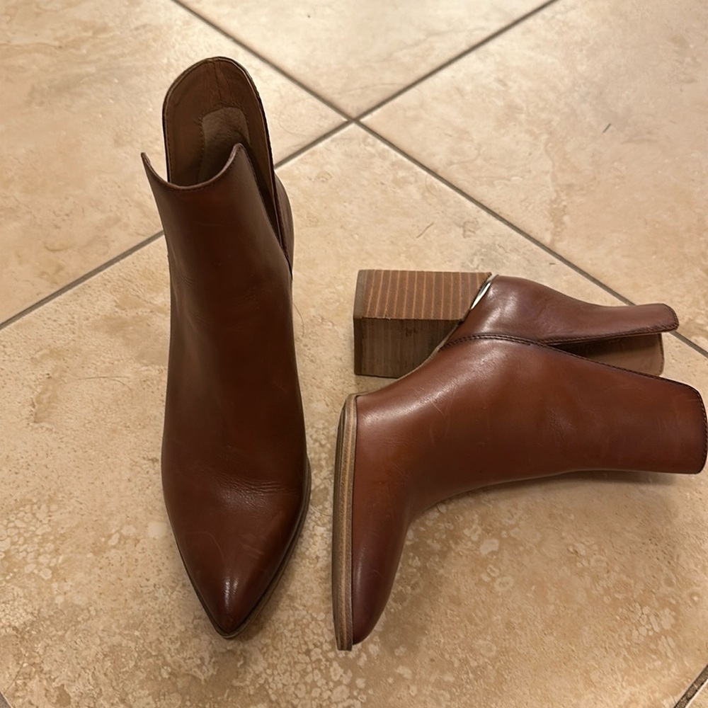 Steve Madden Brown Leather Pointed Toe Ankle Booties